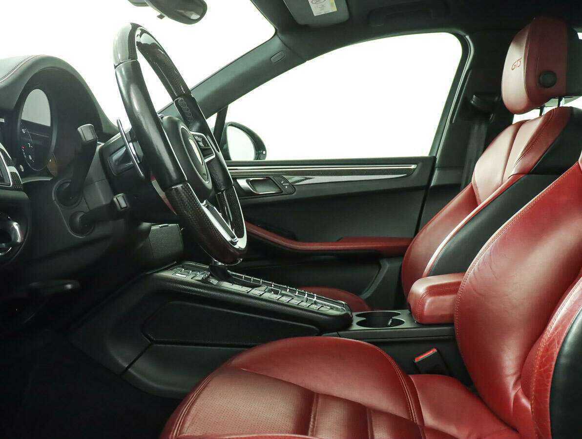 Porsche Macan с пробегом — 2018 год. Фото: #8