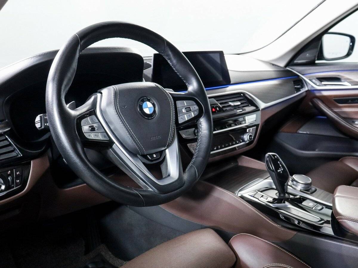 BMW 5 серии с пробегом — 2020 год. Фото: #10