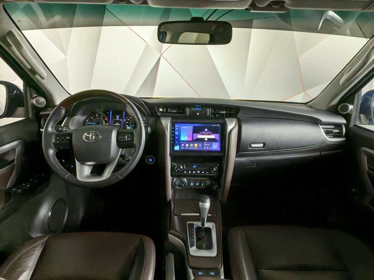 Toyota Fortuner с пробегом — 2017 год. Фото: #9