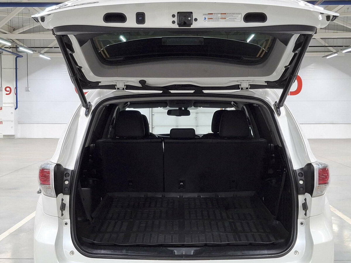 Toyota Highlander с пробегом — 2014 год. Фото: #9