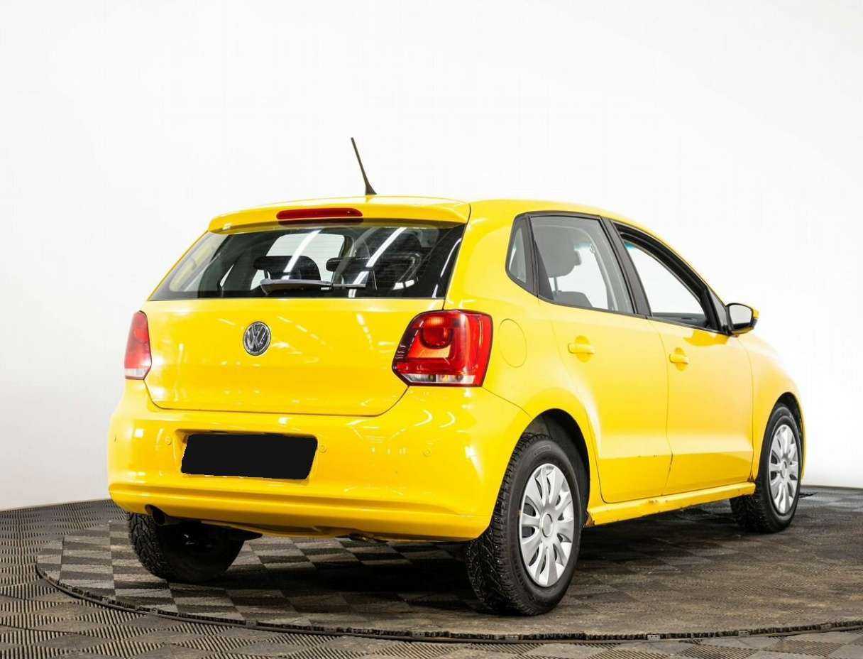 Volkswagen Polo с пробегом — 2011 год. Фото: #5