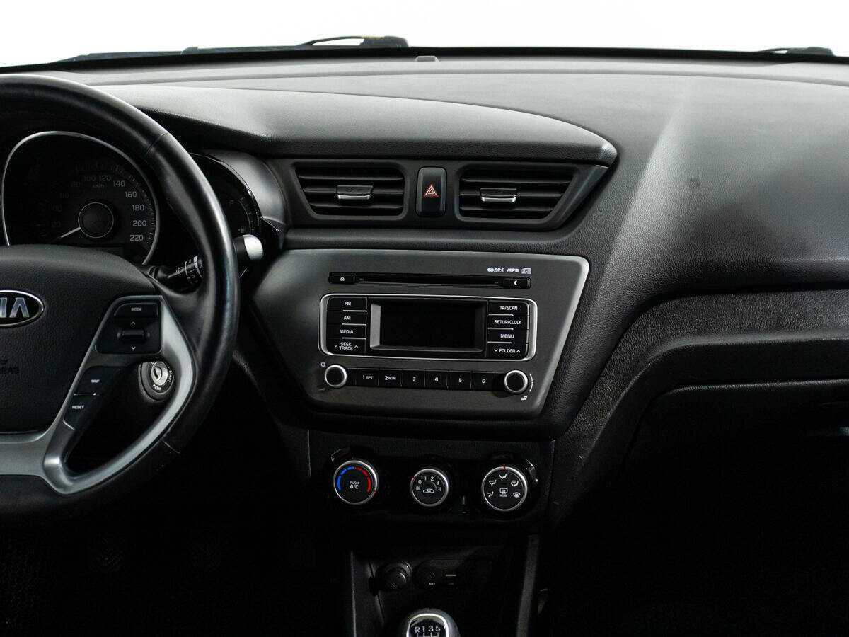 Kia Rio с пробегом — 2016 год. Фото: #13