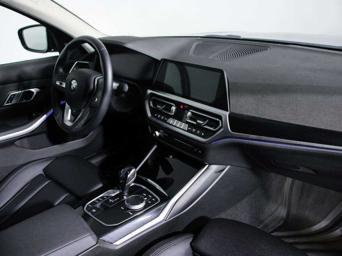 BMW 3 серии с пробегом — 2021 год. Фото: #4