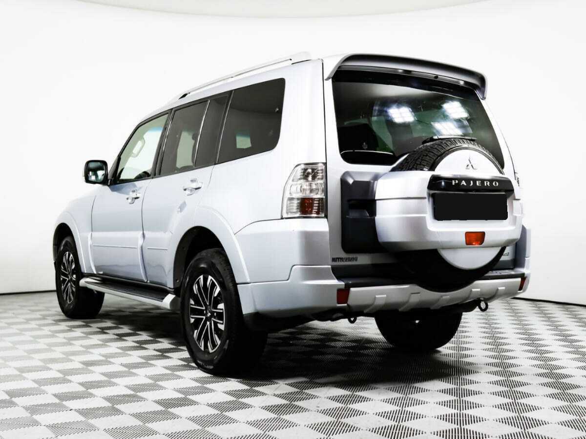 Mitsubishi Pajero с пробегом — 2011 год. Фото: #4