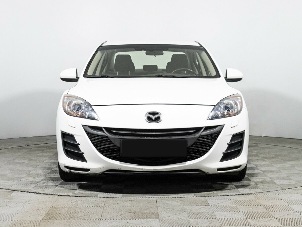 Mazda 3 с пробегом — 2010 год. Фото: #1