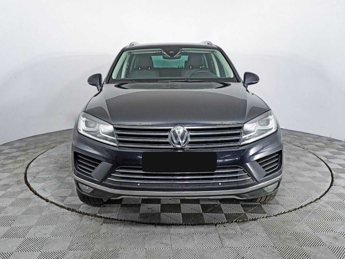 Volkswagen Touareg с пробегом — 2016 год. Фото: #1