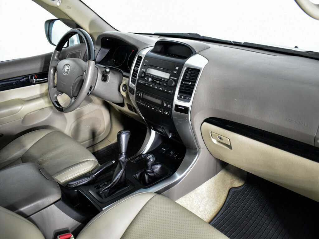 Toyota Land Cruiser Prado с пробегом — 2008 год. Фото: #11