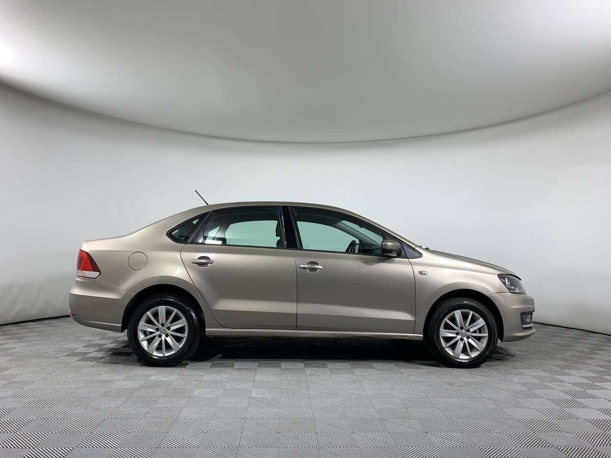 Volkswagen Polo с пробегом — 2015 год. Фото: #3
