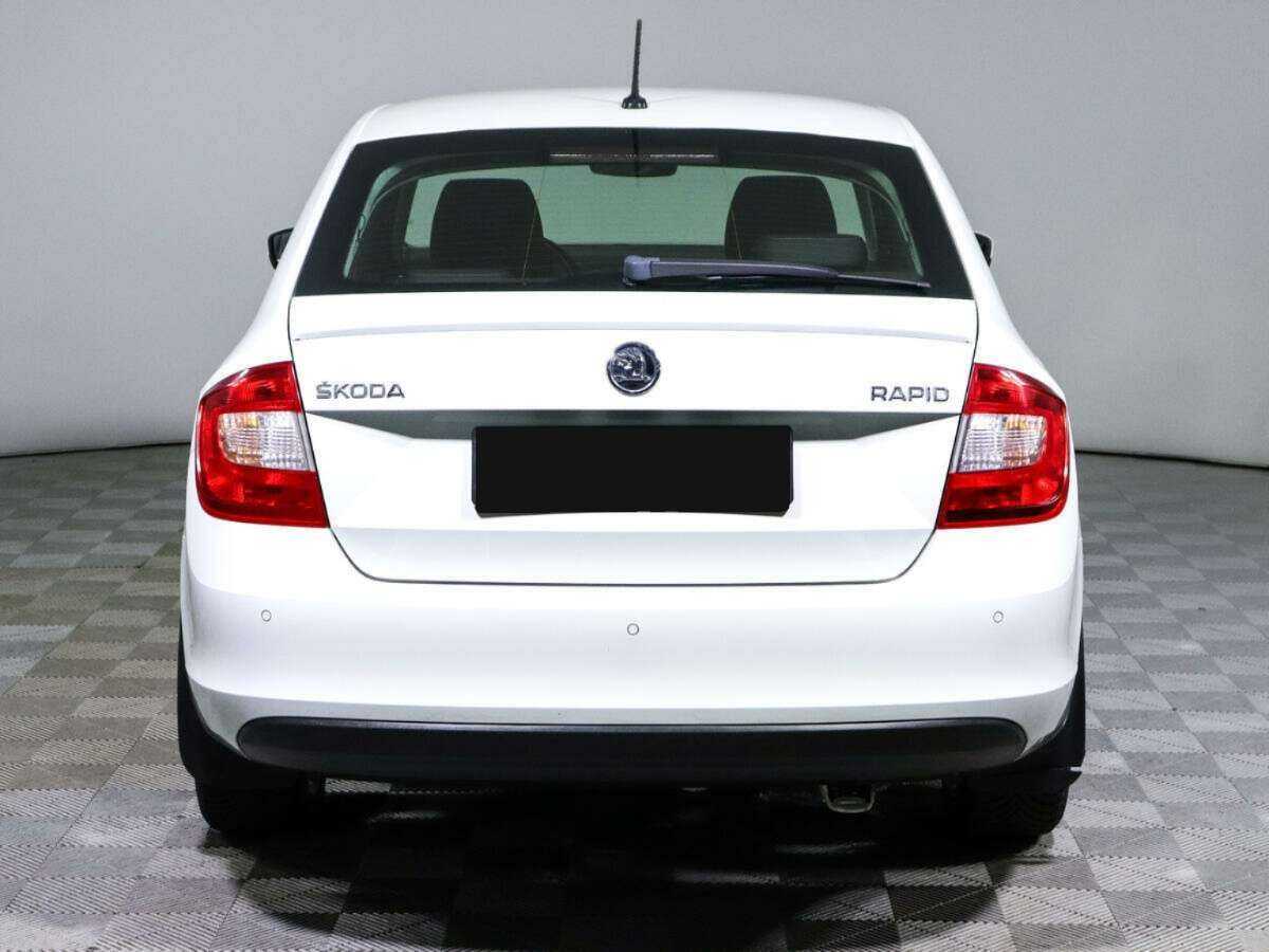 Skoda Rapid с пробегом — 2016 год. Фото: #4