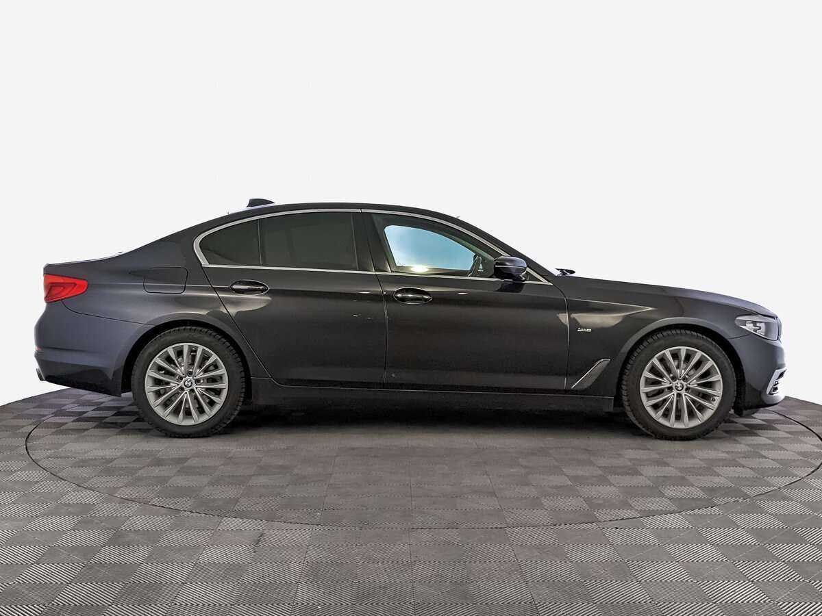 BMW 5 серии с пробегом — 2017 год. Фото: #3