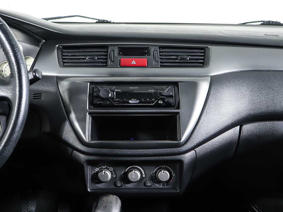 Mitsubishi Lancer с пробегом — 2005 год. Фото: #11