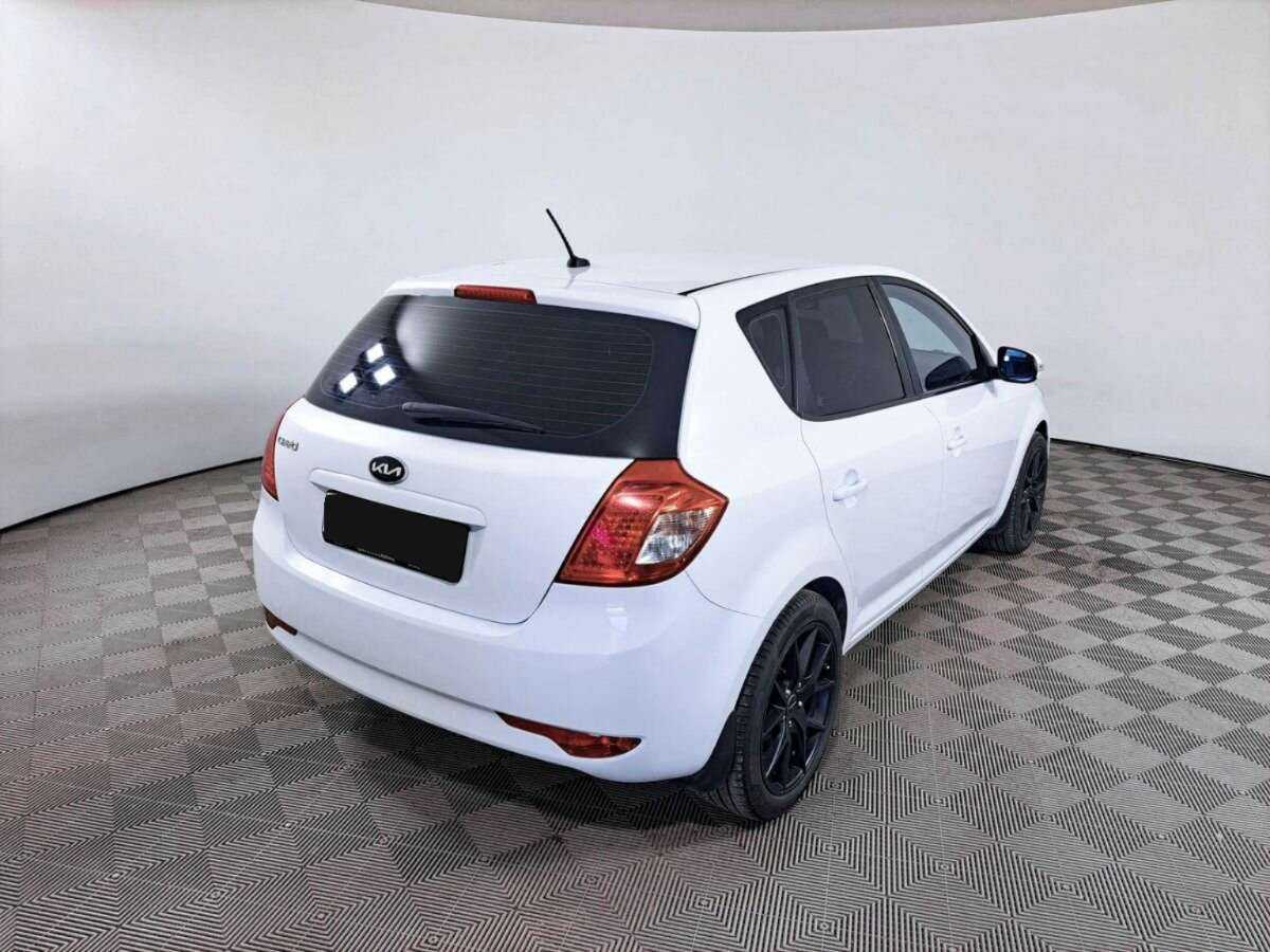 Kia Ceed с пробегом — 2010 год. Фото: #4
