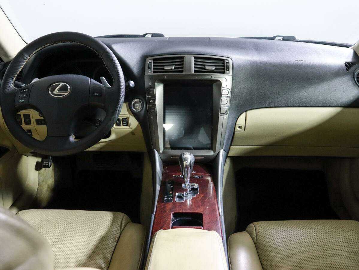 Lexus IS с пробегом — 2007 год. Фото: #9