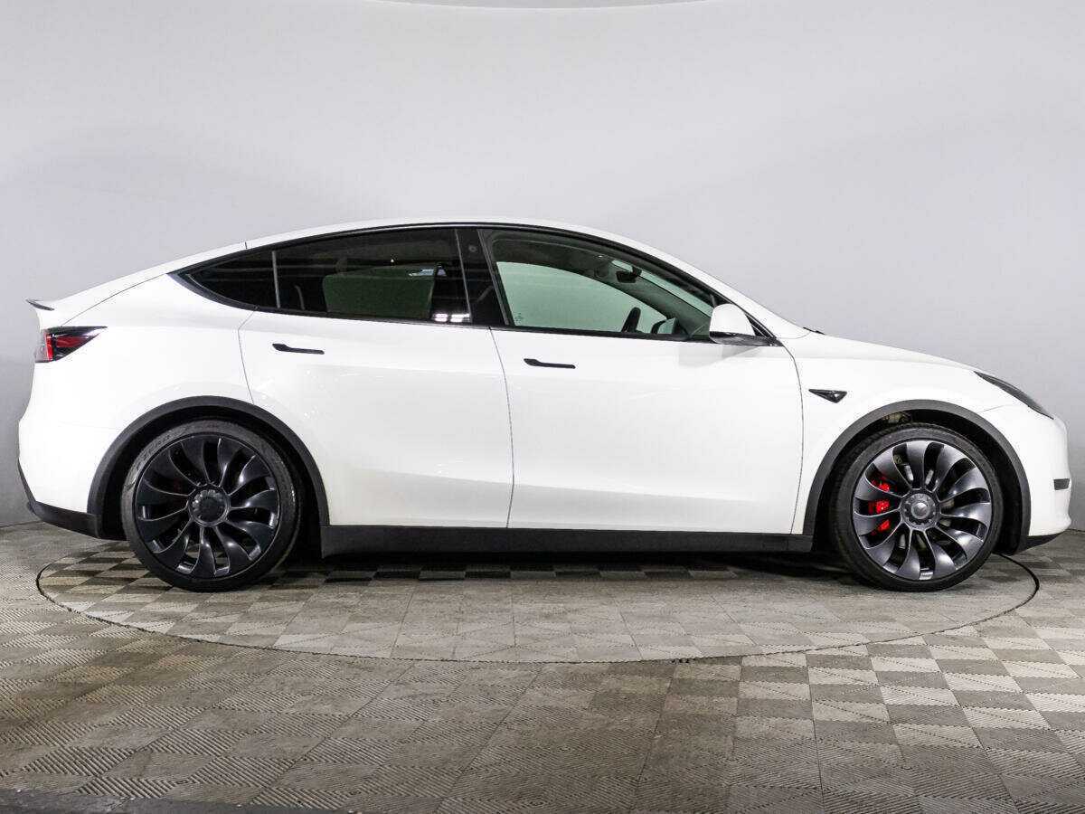 Tesla Model Y с пробегом — 2022 год. Фото: #3