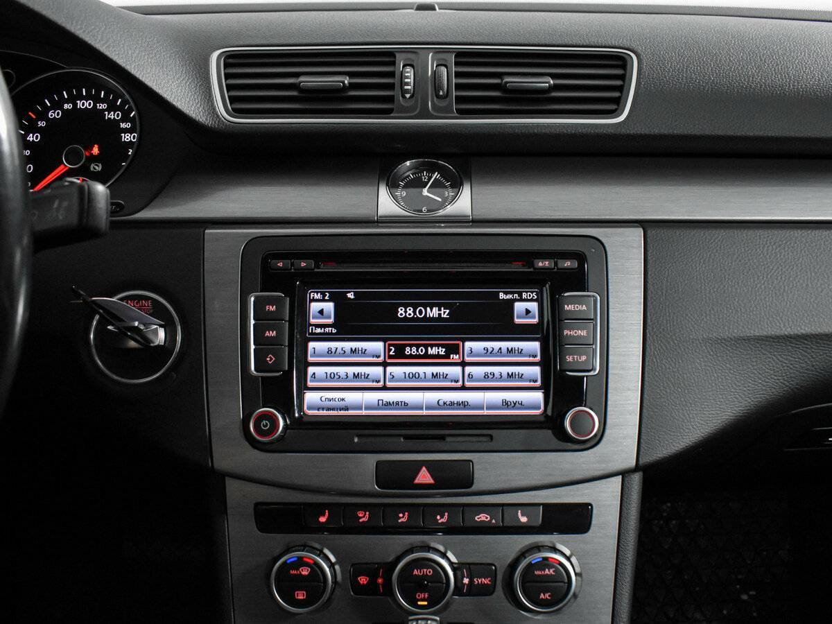 Volkswagen Passat с пробегом — 2012 год. Фото: #13