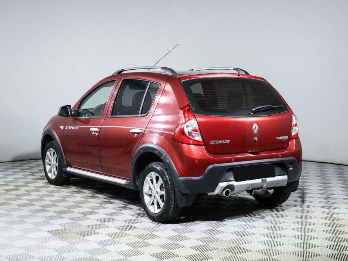 Renault Sandero с пробегом — 2011 год. Фото: #6