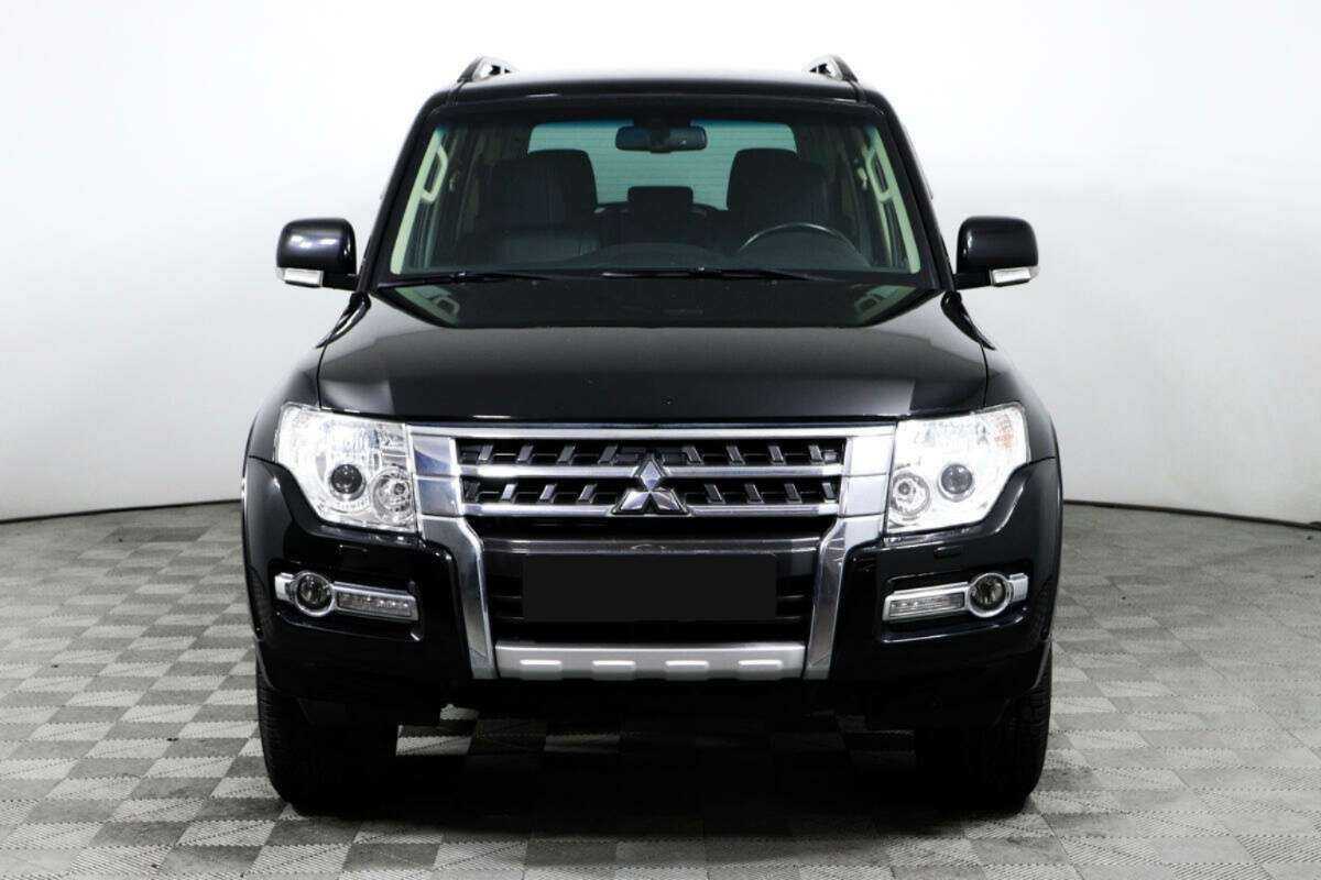 Mitsubishi Pajero с пробегом — 2018 год. Фото: #1