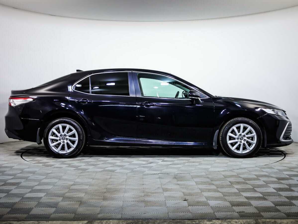 Toyota Camry с пробегом — 2021 год. Фото: #2