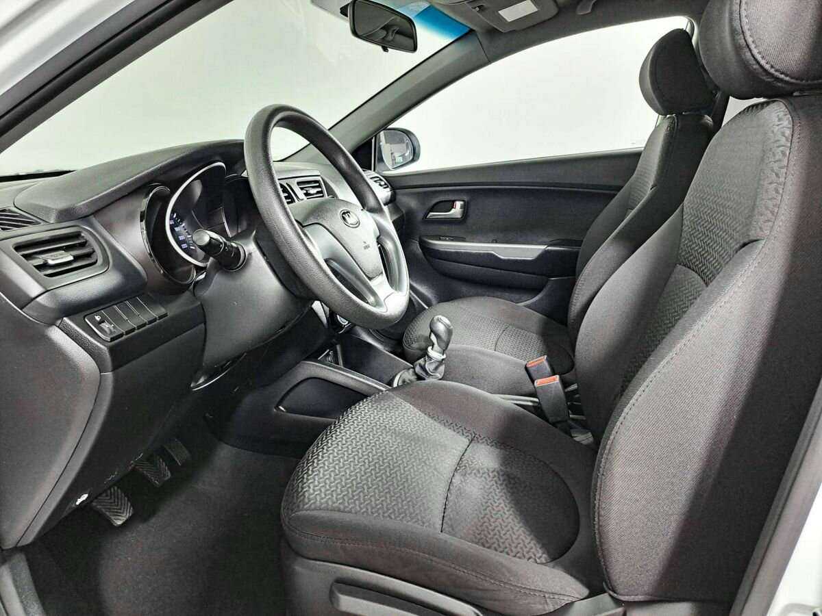 Kia Rio с пробегом — 2016 год. Фото: #13