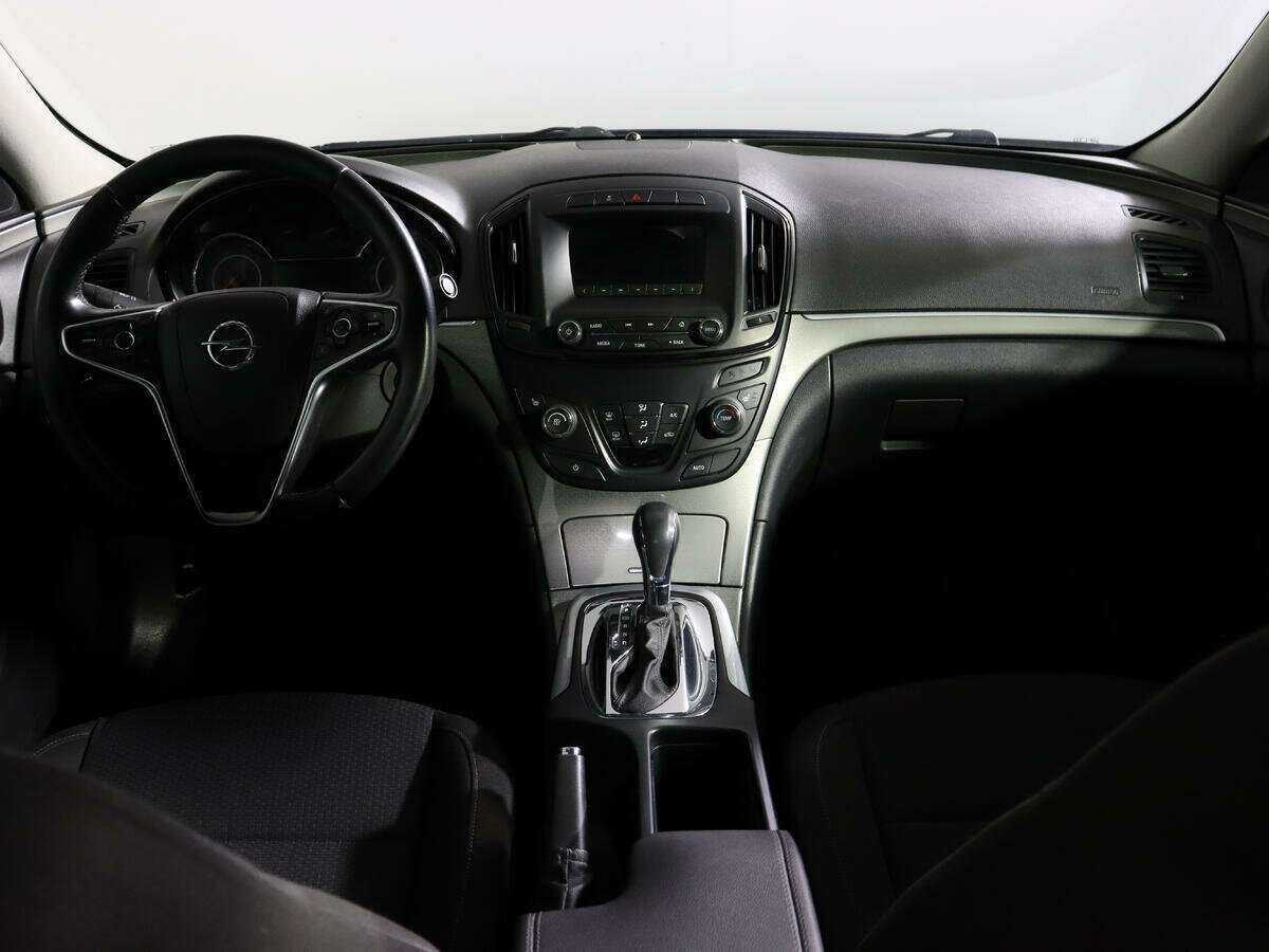 Opel Insignia с пробегом — 2014 год. Фото: #9