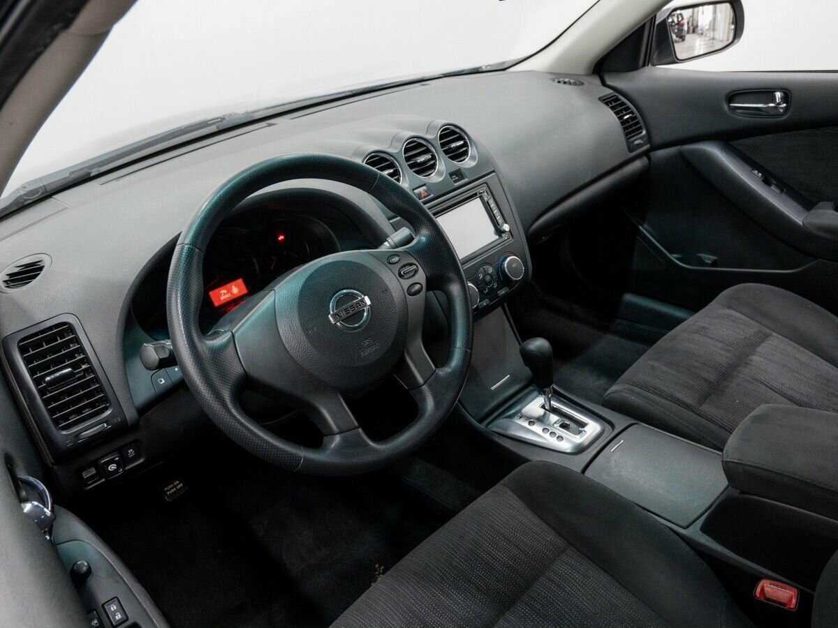 Nissan Altima с пробегом — 2012 год. Фото: #12