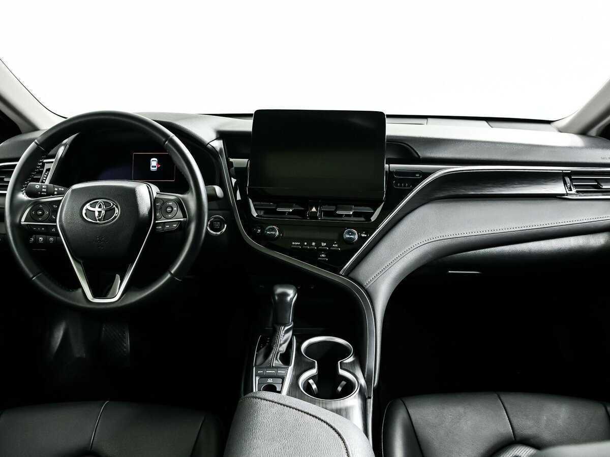 Toyota Camry с пробегом — 2023 год. Фото: #10