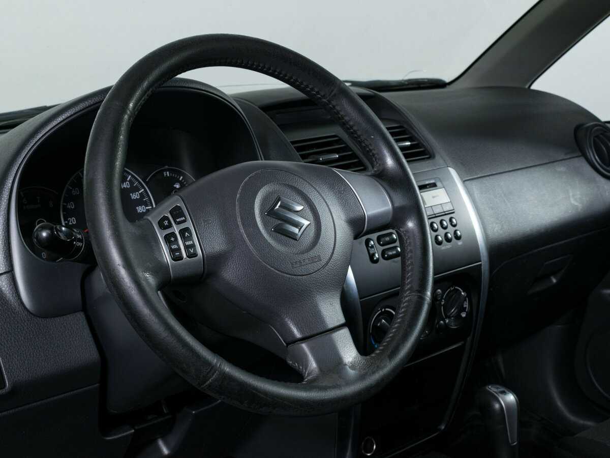 Suzuki SX4 с пробегом — 2008 год. Фото: #10