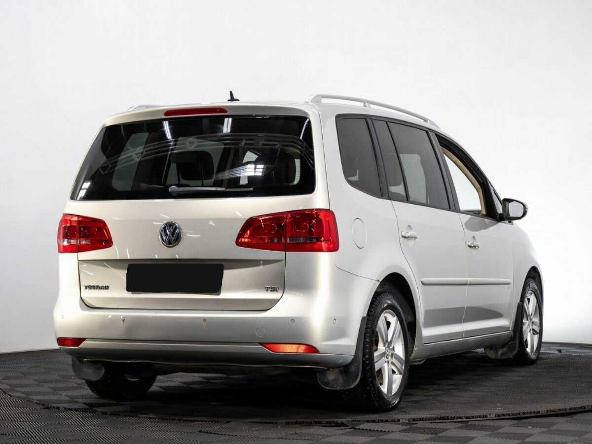 Volkswagen Touran с пробегом — 2013 год. Фото: #3