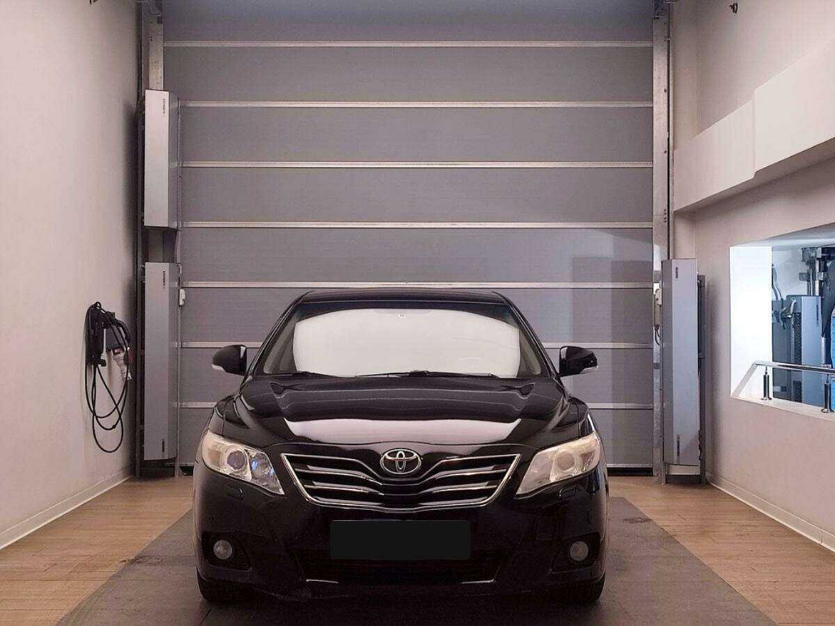 Toyota Camry с пробегом — 2010 год. Фото: #1