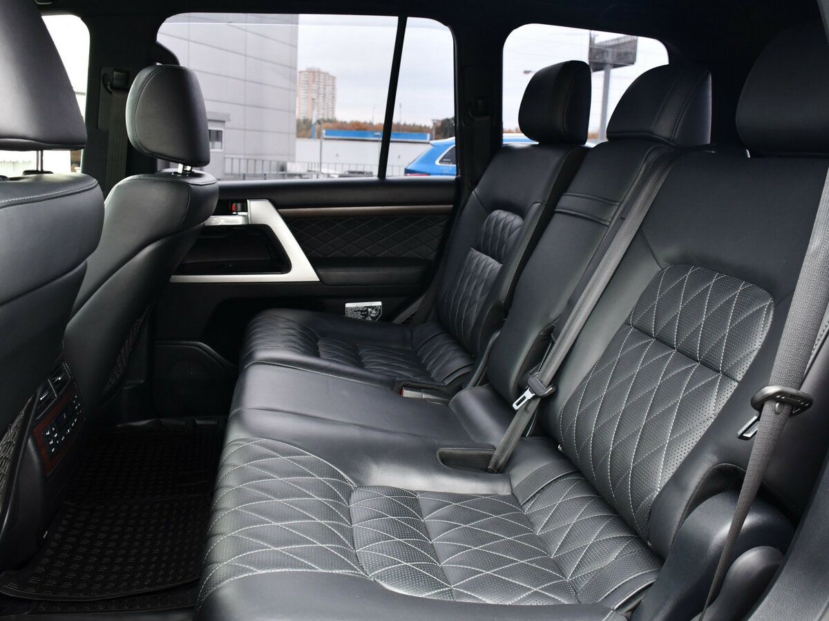Toyota Land Cruiser с пробегом — 2017 год. Фото: #11