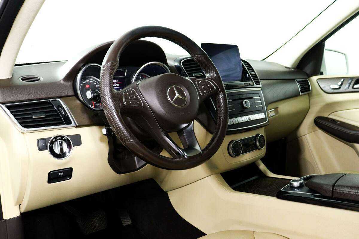 Mercedes-Benz GLE с пробегом — 2018 год. Фото: #12