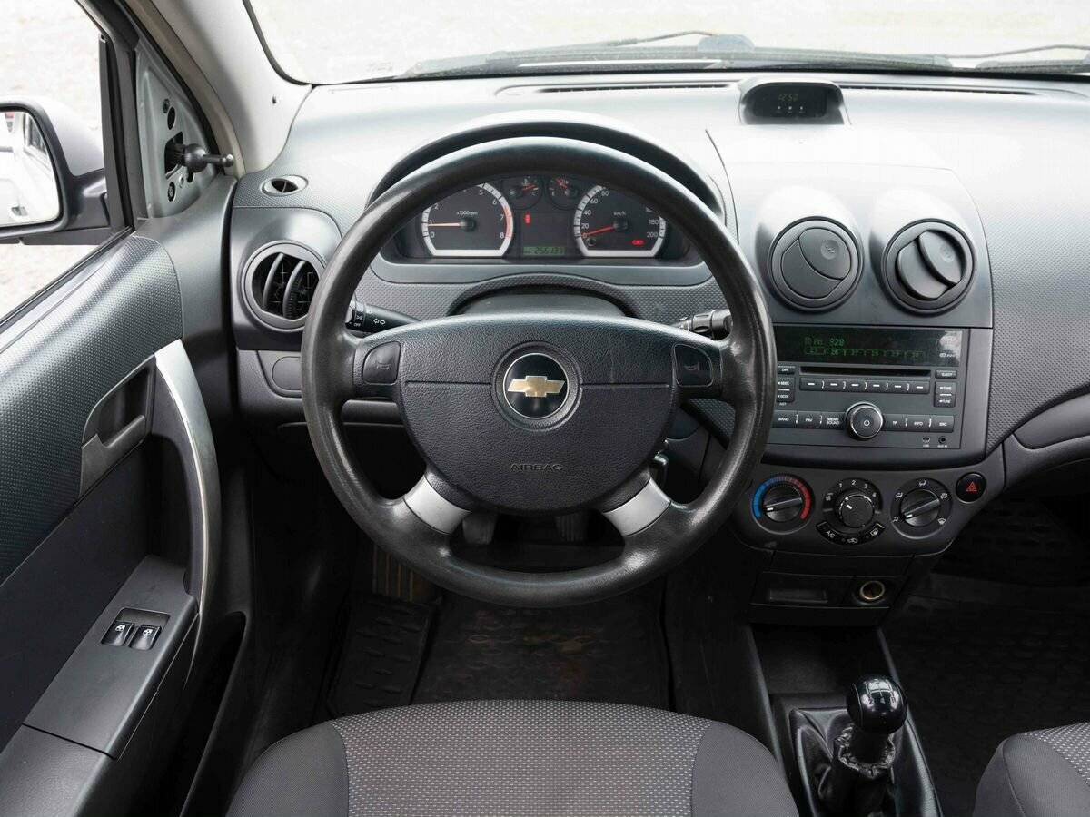 Chevrolet Aveo с пробегом — 2010 год. Фото: #13