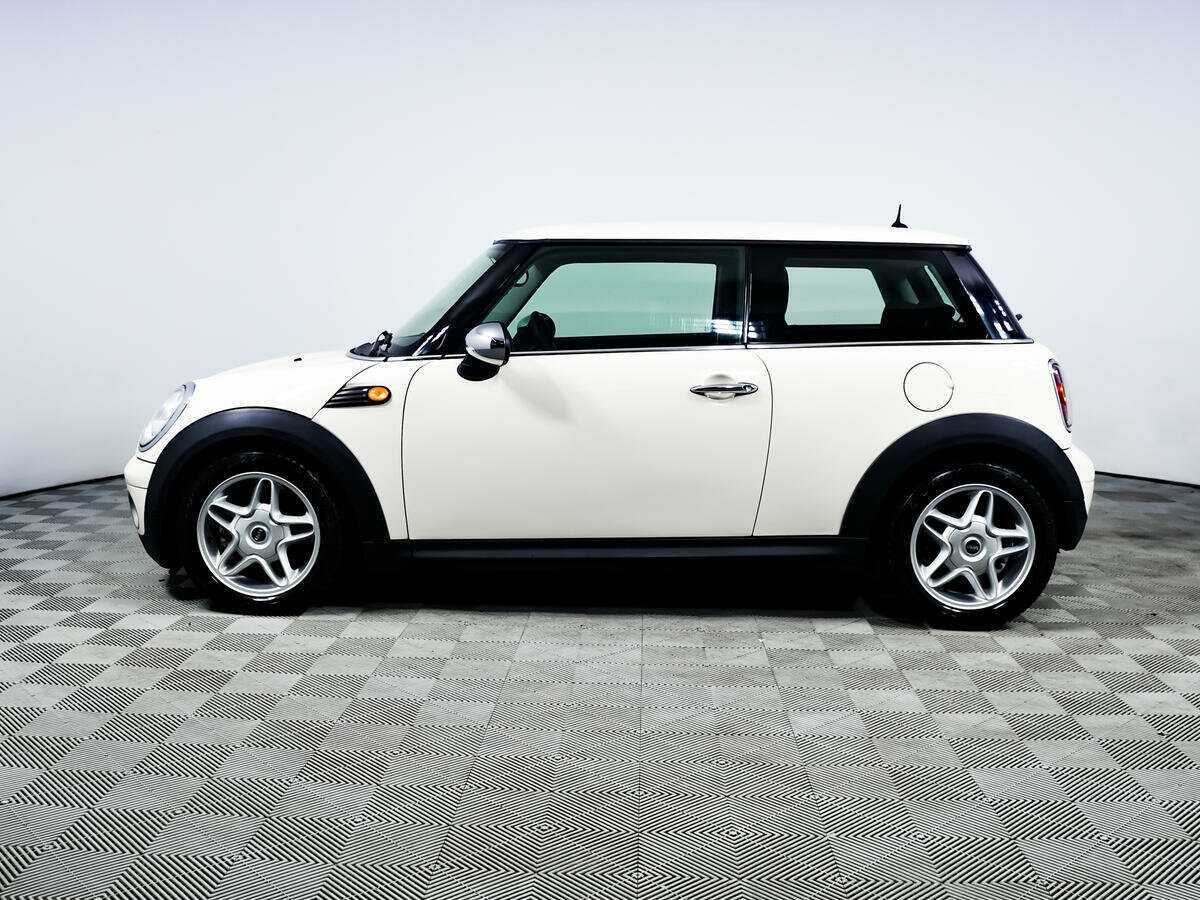 Mini Hatch с пробегом — 2010 год. Фото: #7