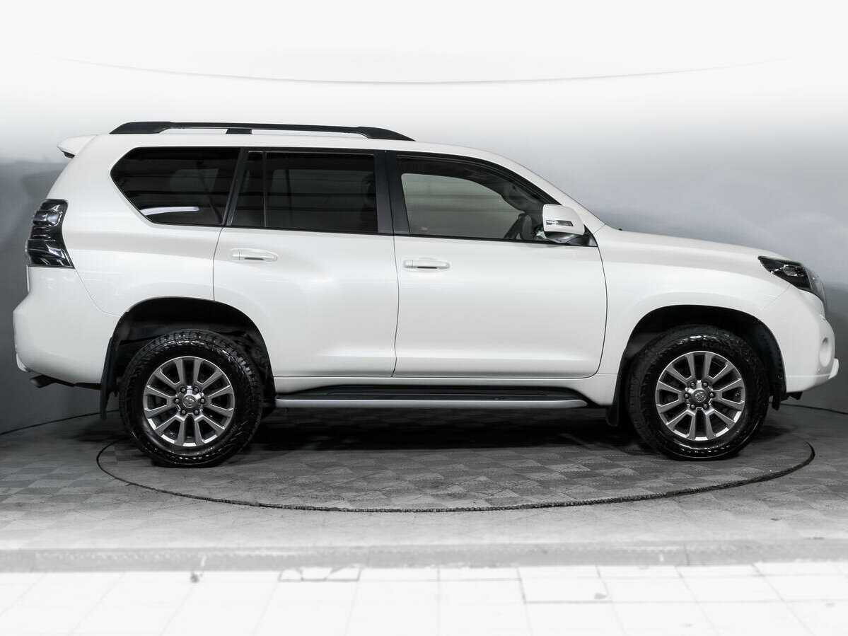 Toyota Land Cruiser Prado с пробегом — 2017 год. Фото: #3