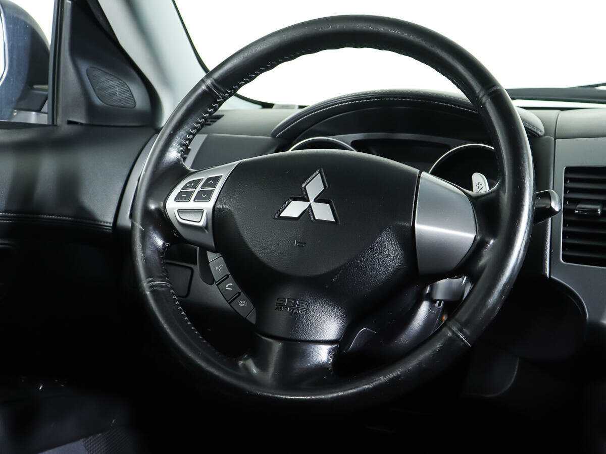 Mitsubishi Outlander с пробегом — 2011 год. Фото: #13