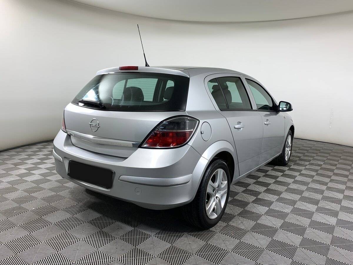 Opel Astra с пробегом — 2010 год. Фото: #4