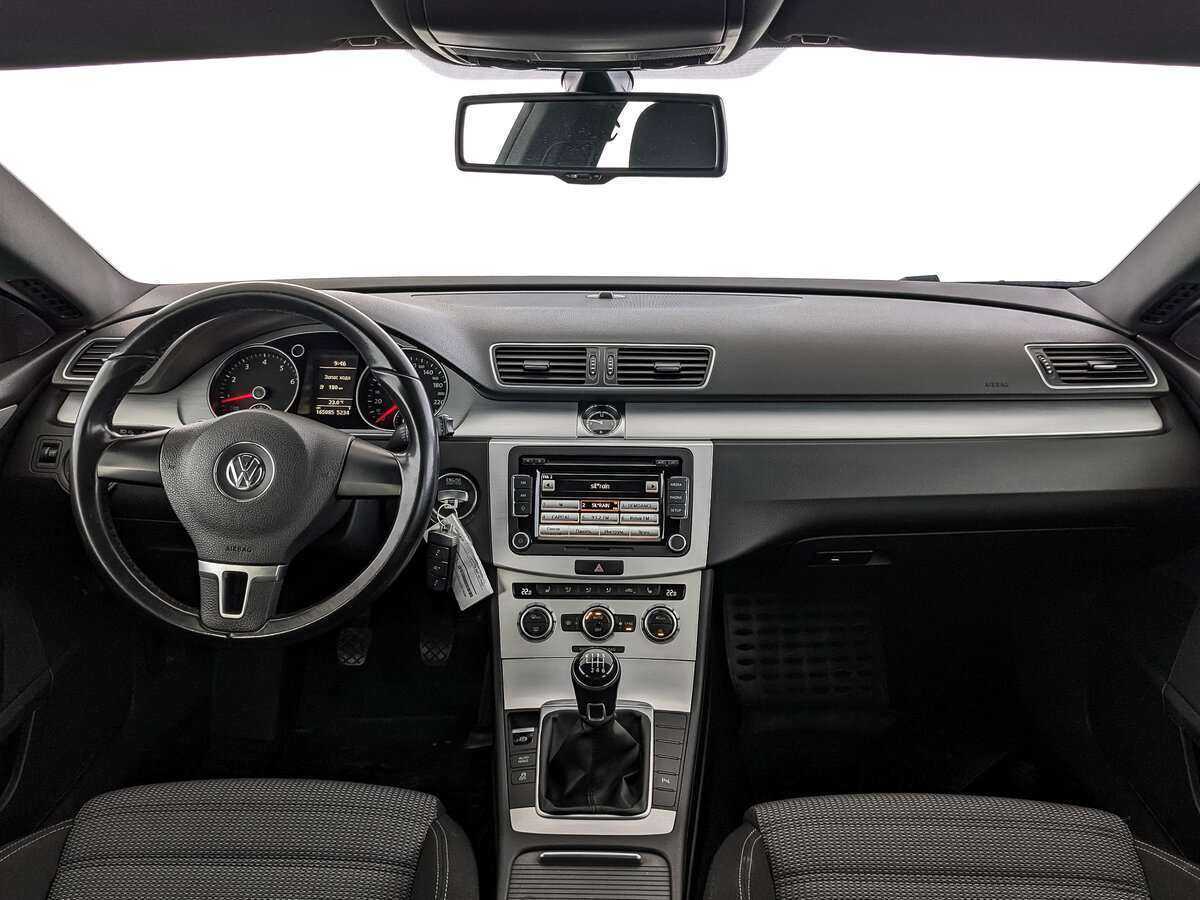 Volkswagen Passat CC с пробегом — 2012 год. Фото: #9