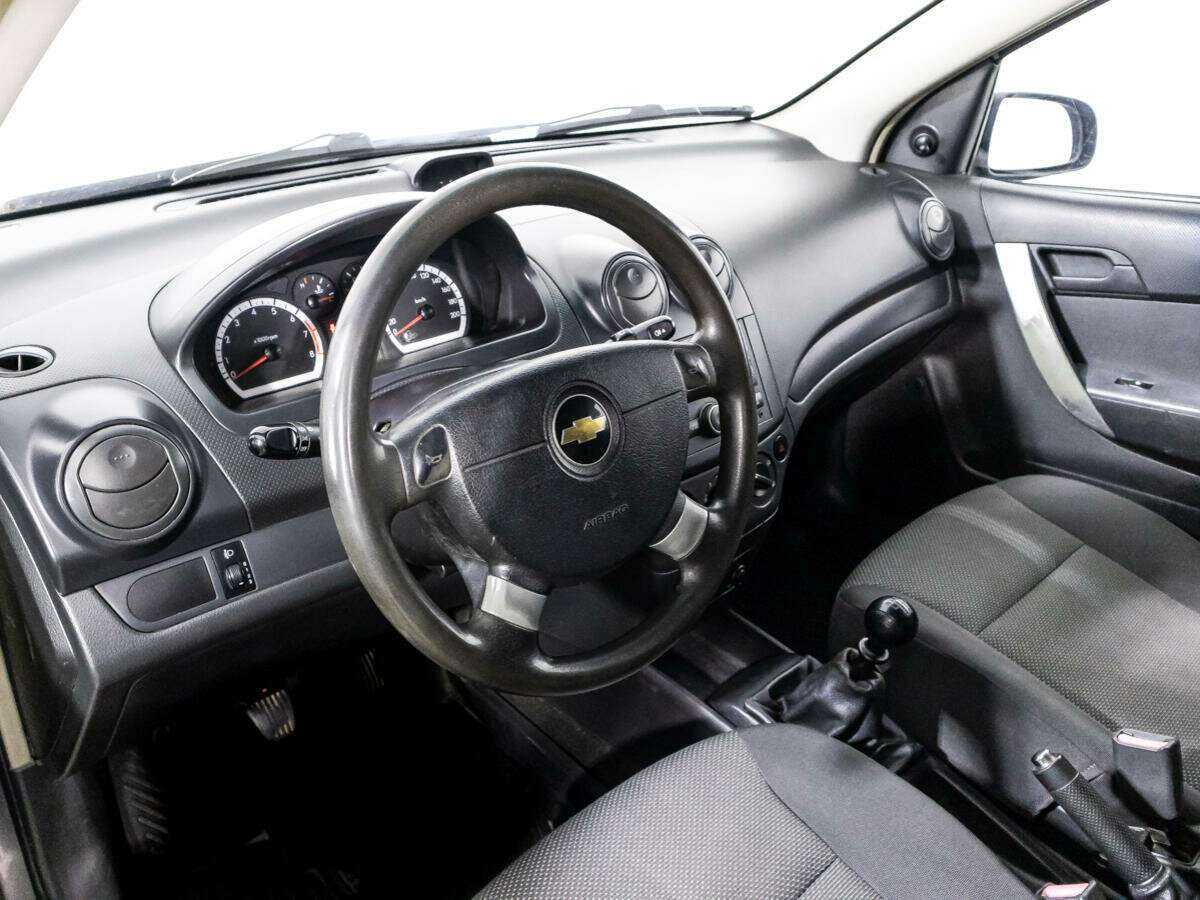 Chevrolet Aveo с пробегом — 2008 год. Фото: #10