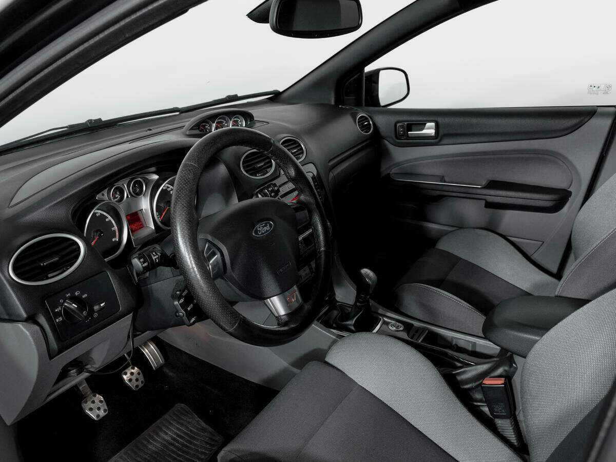 Ford Focus ST с пробегом — 2008 год. Фото: #15