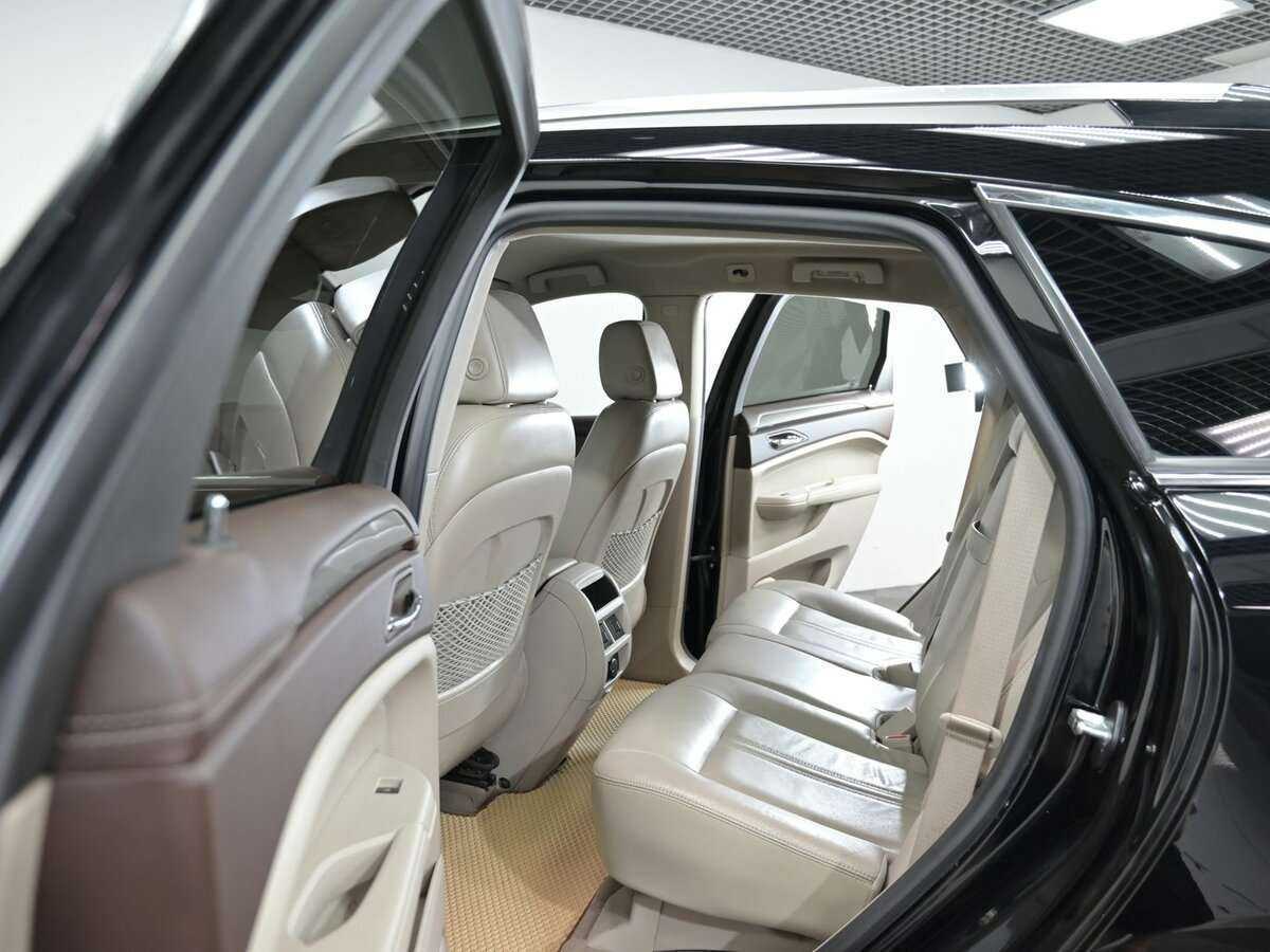 Cadillac SRX с пробегом — 2010 год. Фото: #5