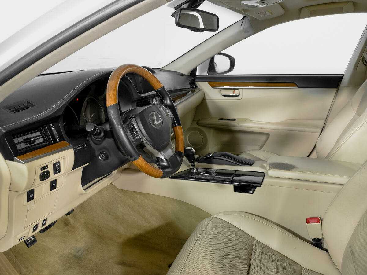 Lexus ES с пробегом — 2013 год. Фото: #15