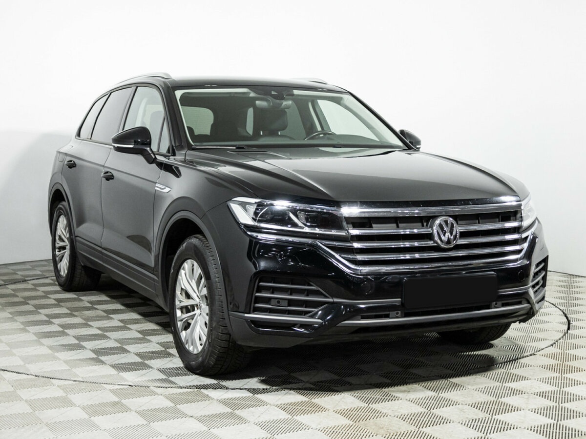 Volkswagen Touareg с пробегом — 2018 год. Фото: #2