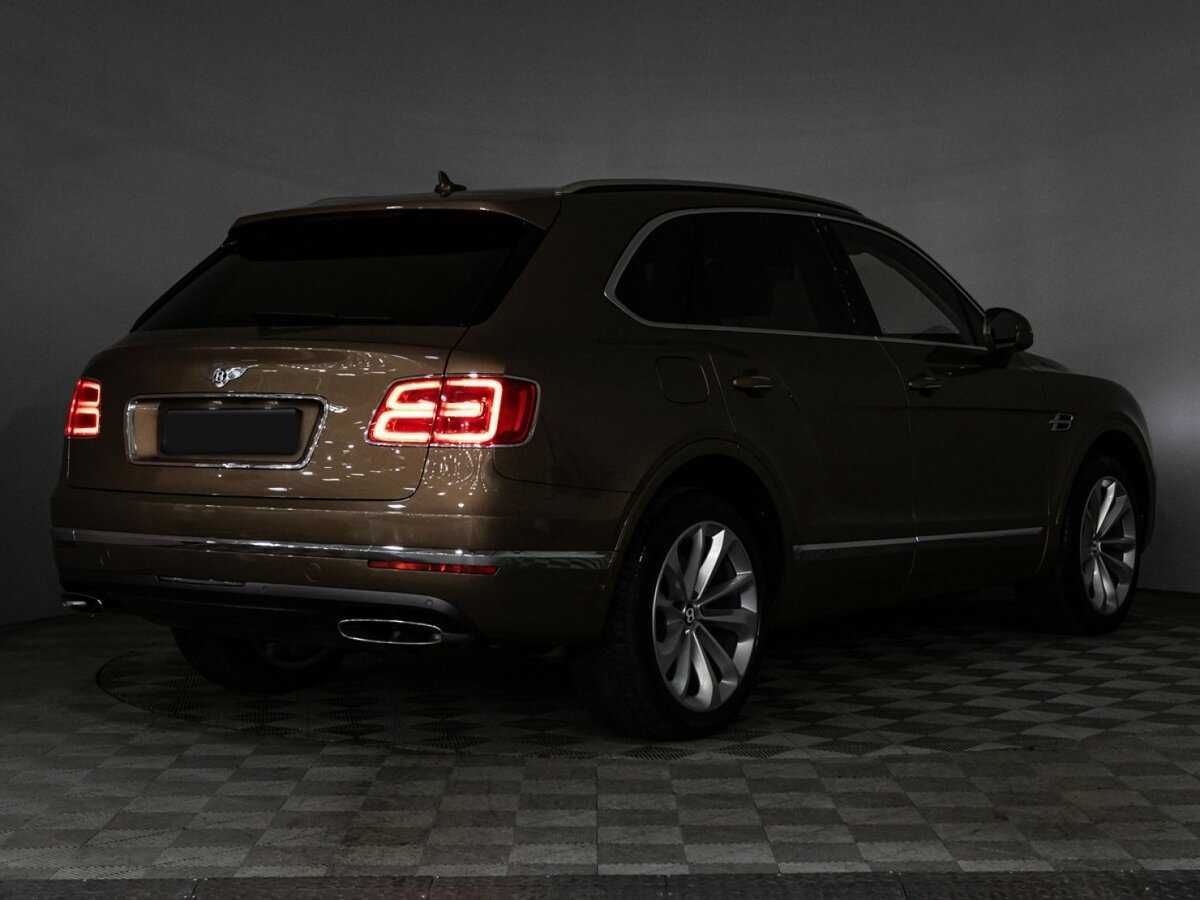 Bentley Bentayga с пробегом — 2016 год. Фото: #34