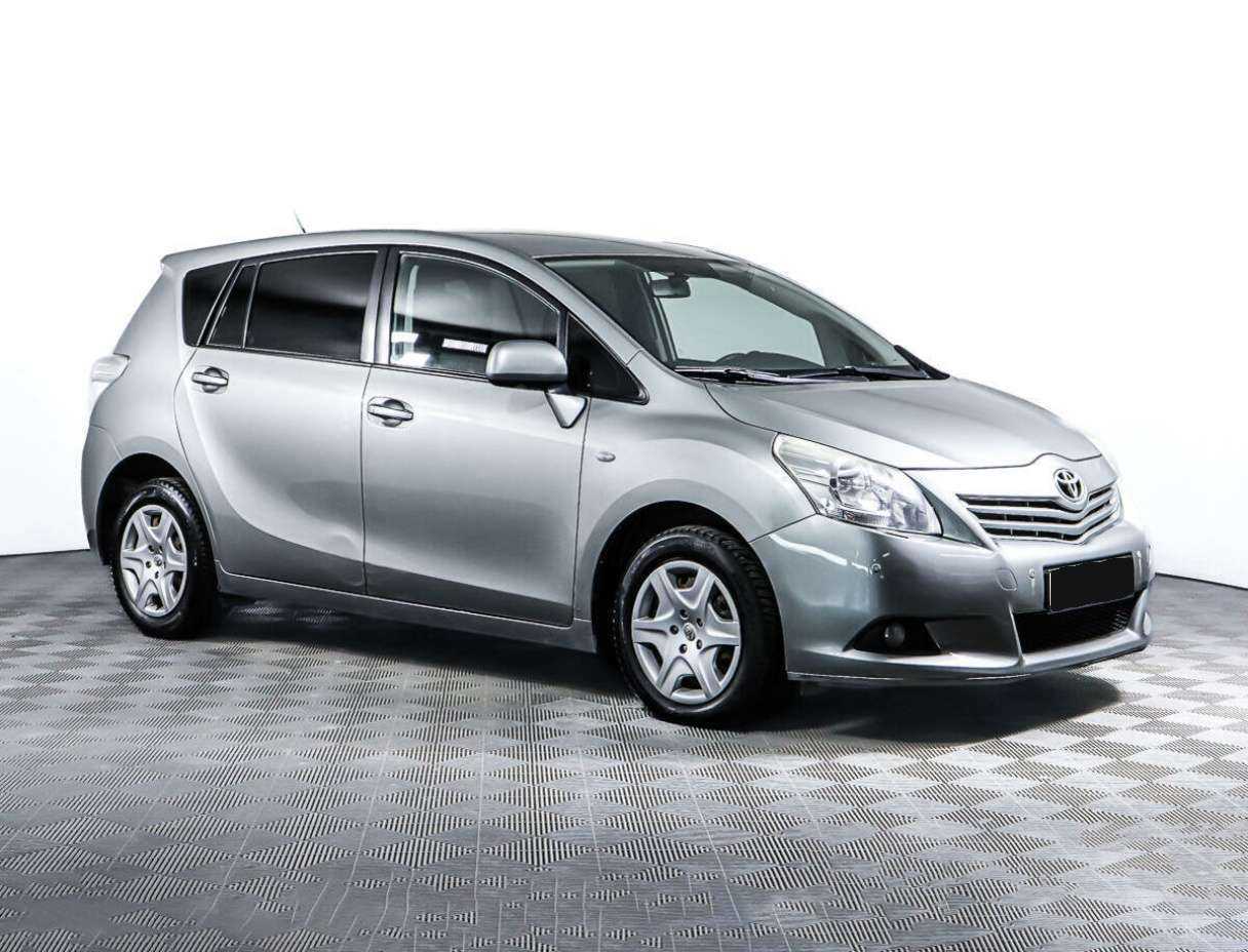 Toyota Verso с пробегом — 2011 год. Фото: #2