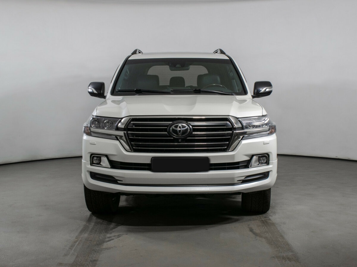 Toyota Land Cruiser с пробегом — 2017 год. Фото: #1