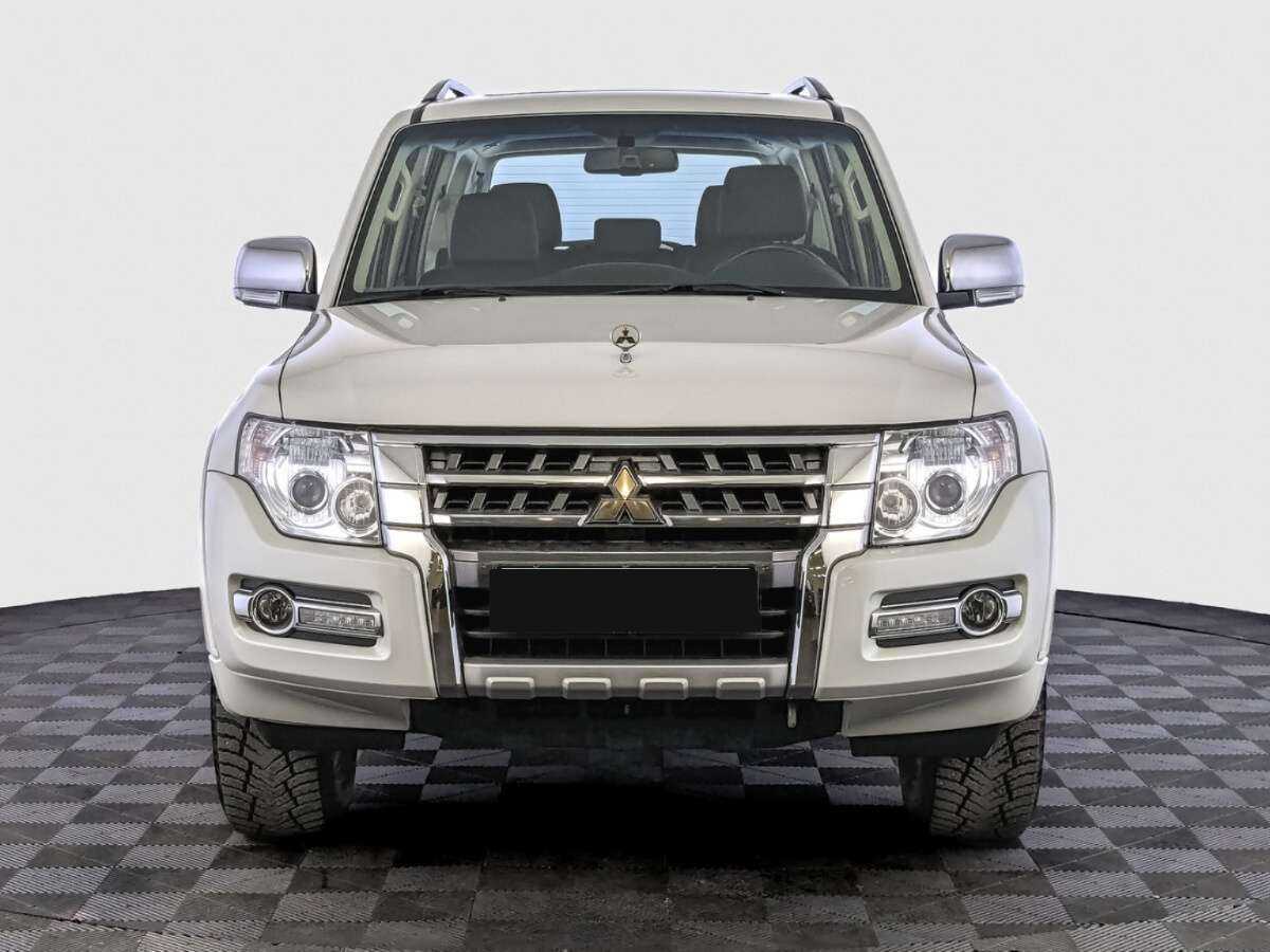 Mitsubishi Pajero с пробегом — 2021 год. Фото: #1