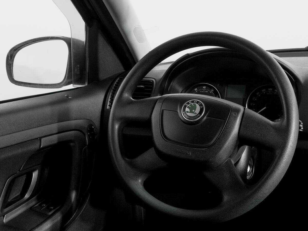 Skoda Roomster с пробегом — 2012 год. Фото: #14