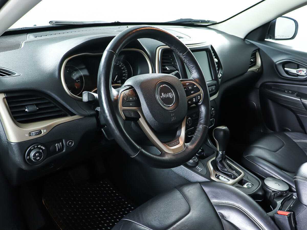 Jeep Cherokee с пробегом — 2014 год. Фото: #11