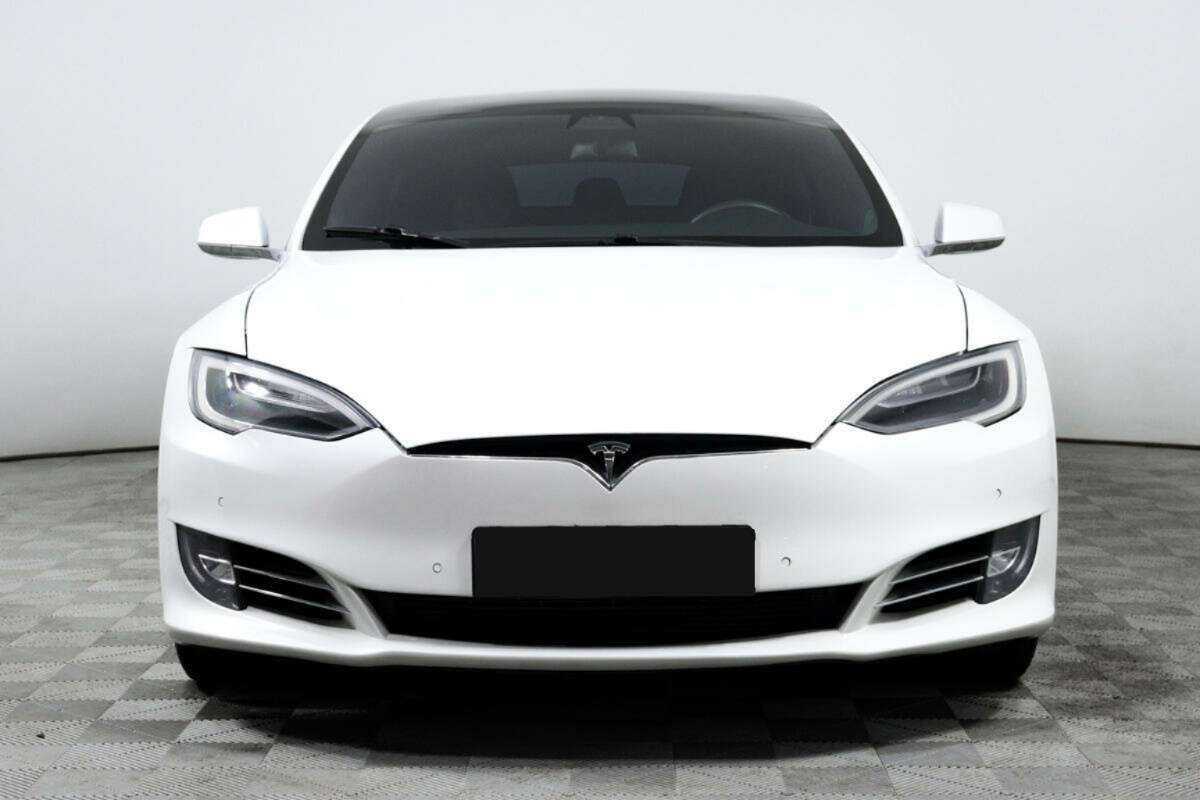 Tesla Model S с пробегом — 2018 год. Фото: #1