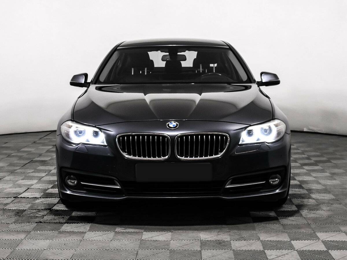 BMW 5 серии с пробегом — 2015 год. Фото: #1